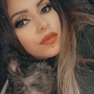 Meet your Posher, Carla